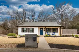 609 Town Creek Ct, Fredericksburg, TX 78624 - Photo 2