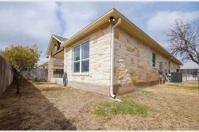 1705 Cherrywood Dr, Fredericksburg, TX 78624 - Photo 10