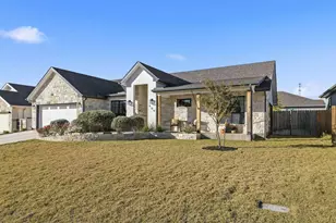908 Smokey Oak Dr, Fredericksburg, TX 78624 - Photo 2