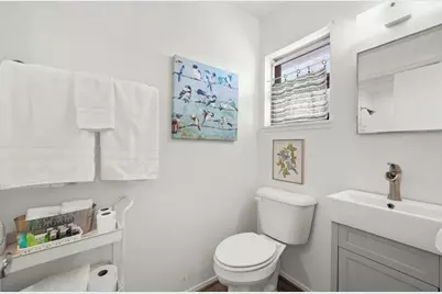 209 E Travis St, Fredericksburg, TX 78624 - Photo 12