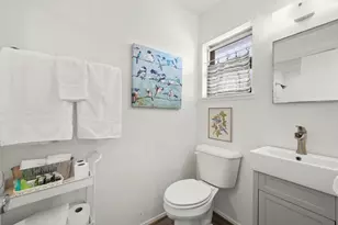 209 E Travis St, Fredericksburg, TX 78624 - Photo 12