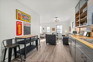 209 E Travis St, Fredericksburg, TX 78624 - Photo 6