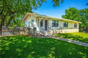 209 E Travis St, Fredericksburg, TX 78624 - Photo 28