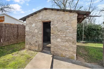 209 E Travis St, Fredericksburg, TX 78624 - Photo 20