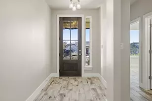 718 Emory Dr, Fredericksburg, TX 78624 - Photo 4