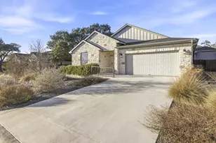 718 Emory Dr, Fredericksburg, TX 78624 - Photo 1