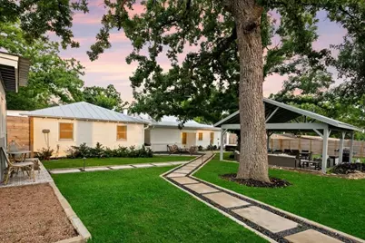 508 N Orange St, Fredericksburg, TX 78624 - Photo 2