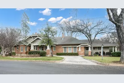 101 E Hackberry St, Fredericksburg, TX 78624 - Photo 1