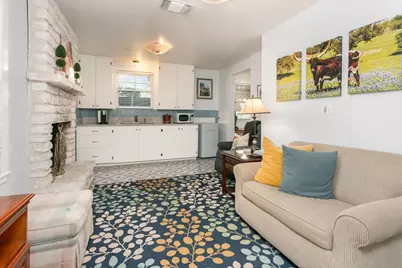 101 E Hackberry St, Fredericksburg, TX 78624 - Photo 34