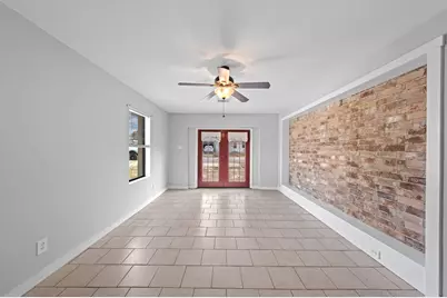 319 Pearl St, Kerrville, TX 78028 - Photo 12