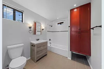 319 Pearl St, Kerrville, TX 78028 - Photo 18