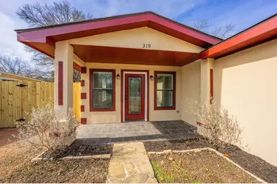 319 Pearl St, Kerrville, TX 78028 - Photo 2