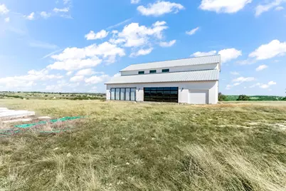 300 W Junker Hill Dr, Fredericksburg, TX 78624 - Photo 2