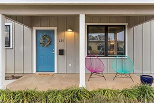 220 W College St, Fredericksburg, TX 78624 - Photo 2