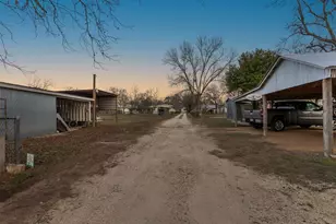 220 W College St, Fredericksburg, TX 78624 - Photo 16