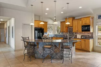 232 Crooked Oak Ln, Round Mountain, TX 78663 - Photo 16