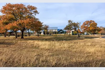 120 Fabelhaft Circle, Fredericksburg, TX 78624 - Photo 2