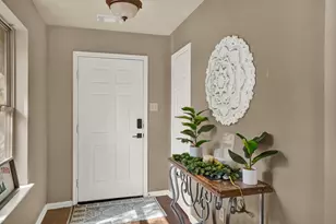 203 S Creek St, Fredericksburg, TX 78624 - Photo 2