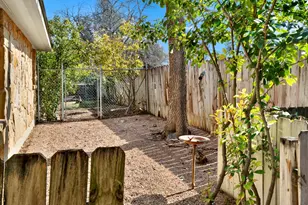 203 S Creek St, Fredericksburg, TX 78624 - Photo 36