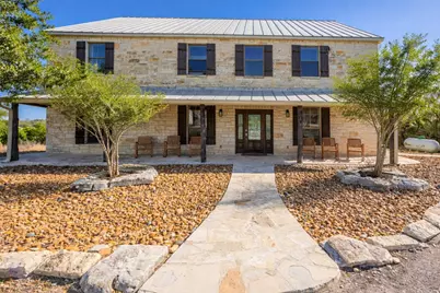117 Point Rd, Fredericksburg, TX 78624 - Photo 4