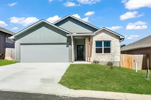 708 Wedgewood Ln, Fredericksburg, TX 78624 - Photo 1