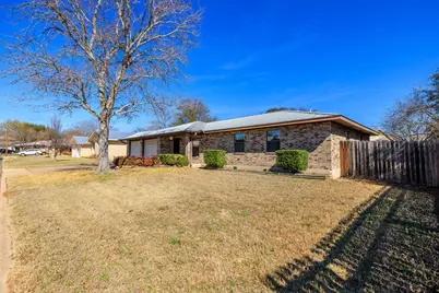 1003 Avenue D, Fredericksburg, TX 78624 - Photo 2