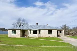 102 Myrtle St, Harper, TX 78631 - Photo 1