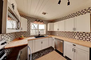 102 Myrtle Ave, Harper, TX 78631 - Photo 28