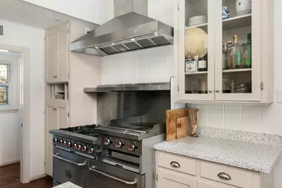 610 Cave Ln, San Antonio, TX 78209 - Photo 10