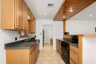 115 Crestwood Dr, Fredericksburg, TX 78624 - Photo 4