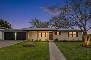 1009 Ave D, Fredericksburg, TX 78624 - Photo 1