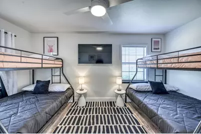 1009 Avenue D, Fredericksburg, TX 78624 - Photo 10