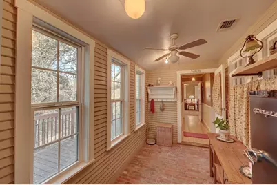 507 W Travis St, Fredericksburg, TX 78624 - Photo 12