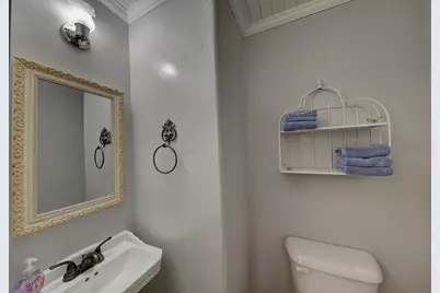 507 W Travis St, Fredericksburg, TX 78624 - Photo 26