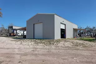 200 Mosel Rd, Harper, TX 78631 - Photo 4