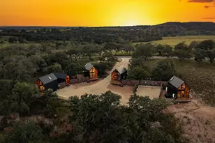 1956 Loudon Rd, Fredericksburg, TX 78624 - Photo 2