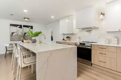 803 Sunset St, Fredericksburg, TX 78624 - Photo 4