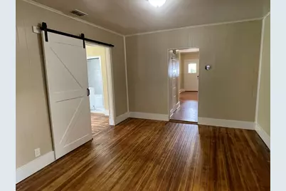 422 S Orange St, Fredericksburg, TX 78624 - Photo 14