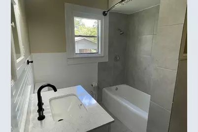 422 S Orange St, Fredericksburg, TX 78624 - Photo 16