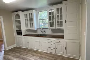 422 S Orange St, Fredericksburg, TX 78624 - Photo 10