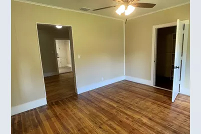 422 S Orange St, Fredericksburg, TX 78624 - Photo 18