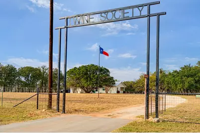 126 Shaun Ln, Fredericksburg, TX 78624 - Photo 2