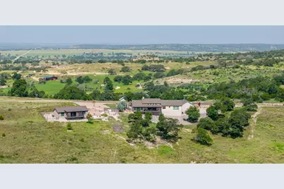 220 N Spies Ridge Dr., Fredericksburg, TX 78624 - Photo 4