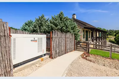 220 N Spies Ridge Dr., Fredericksburg, TX 78624 - Photo 12