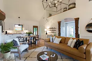 204 S Elk St, Fredericksburg, TX 78624 - Photo 8