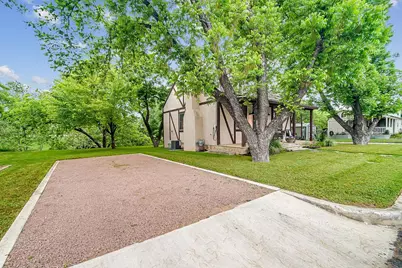 204 S Elk St, Fredericksburg, TX 78624 - Photo 32