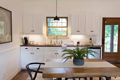 204 S Elk St, Fredericksburg, TX 78624 - Photo 12