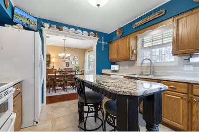 211 W Driftwood Dr, Fredericksburg, TX 78624 - Photo 10