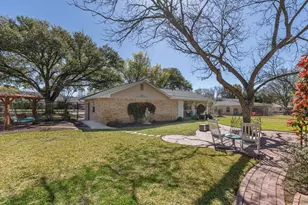 211 W Driftwood Dr, Fredericksburg, TX 78624 - Photo 24