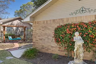 211 W Driftwood Dr, Fredericksburg, TX 78624 - Photo 26